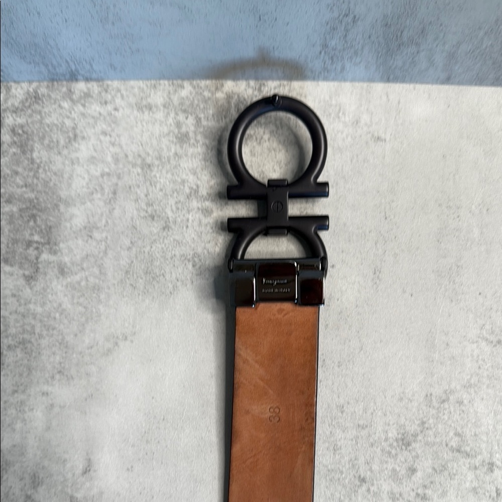 Salvatore Ferragamo Black Leather Belt - Picture 4 of 6